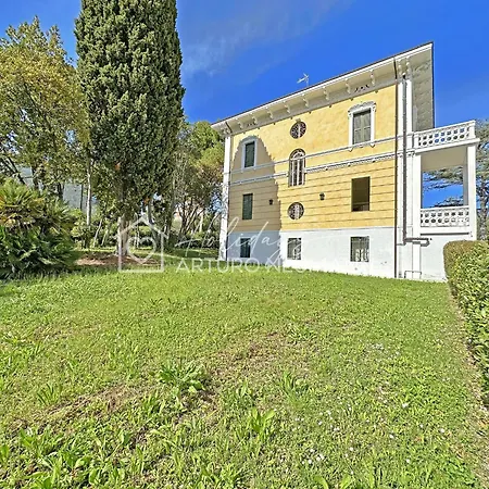 203 - Fernanda - In Centro A Numana, Elegante Bilocale In D'epoca Con Terrazzo Privato